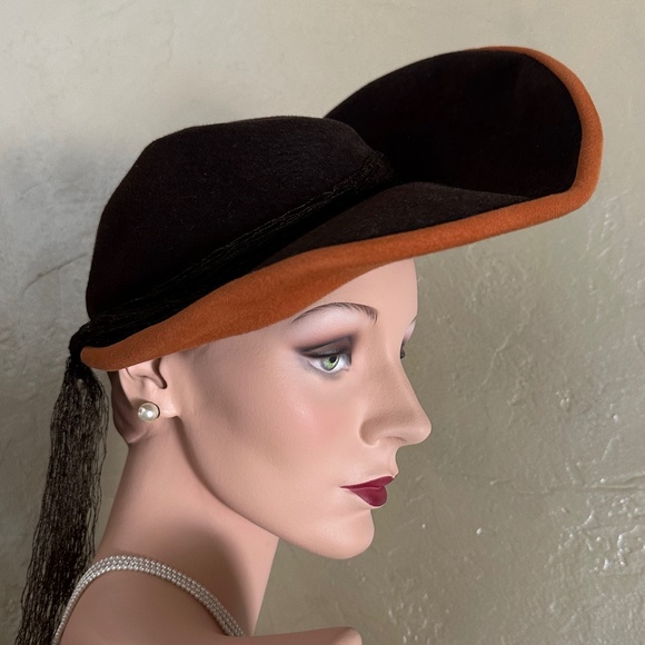 ASTOUNDING 1940s\' BROWN FELT WIDE BRIM FEDORA WITH ORANGE FELT EDGING. main image 7